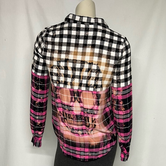 Upcycled flannel snap closure top - Picture 3 of 4